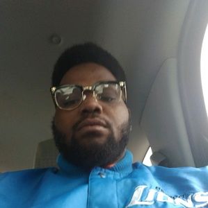 Meet your Posher, Derrick